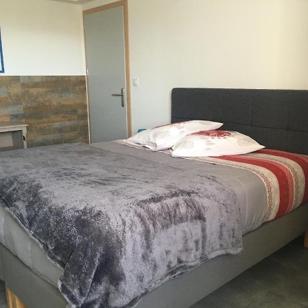 Appartement T2 indépendant dans maison Pugny-Chatenod Esterno foto